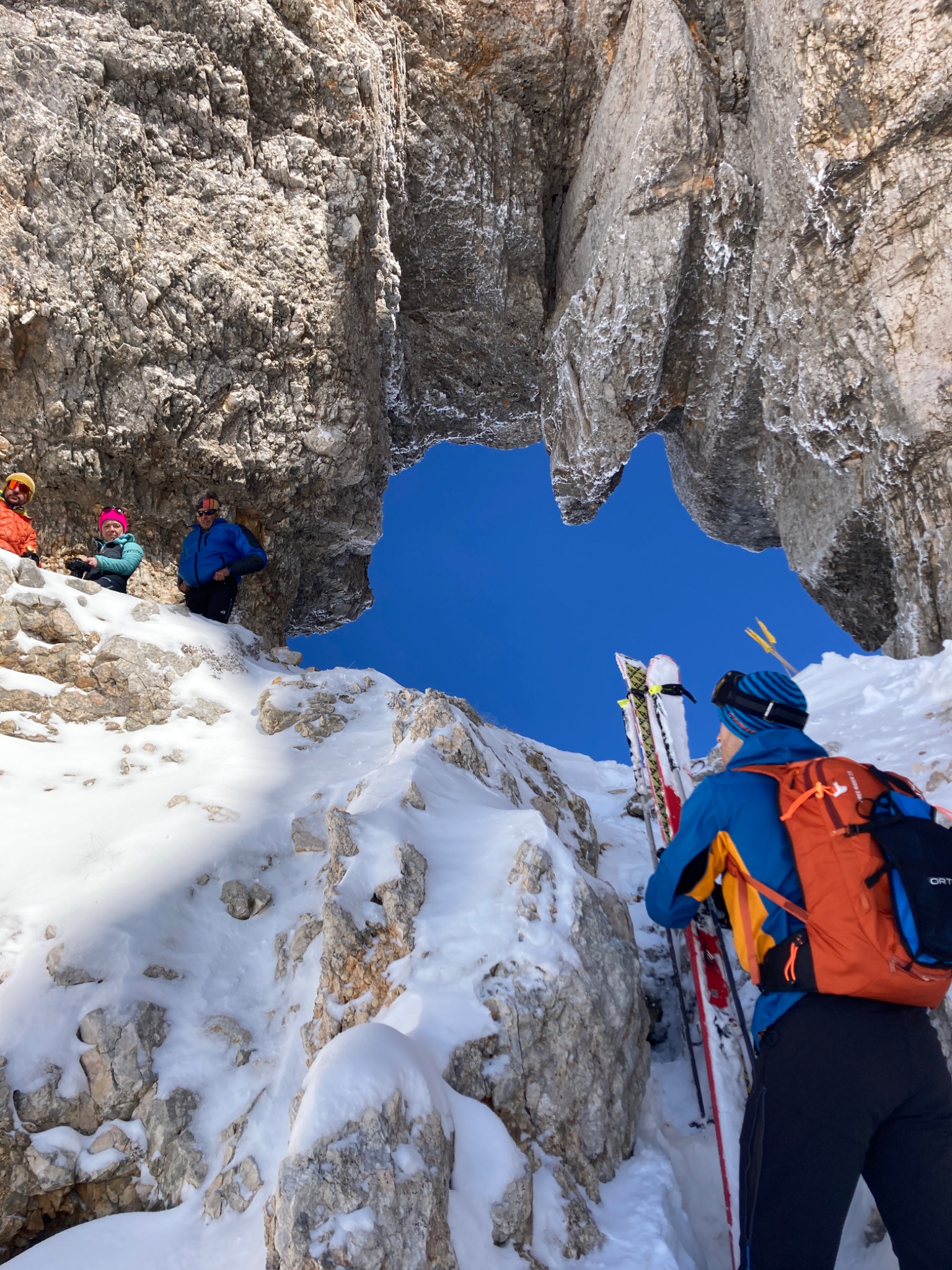 Okno do Itálie (skalní průchod)